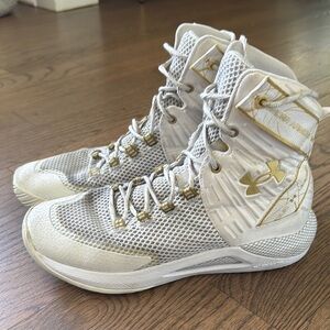 Under Armour HOVR Highlight Ave volleyball sneakers size 9.5